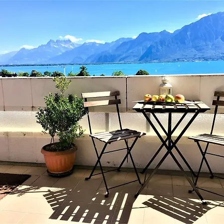 Family With View | 73 *