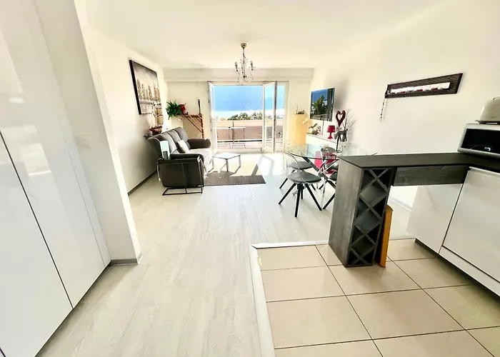 Family With View | 73 Clarens