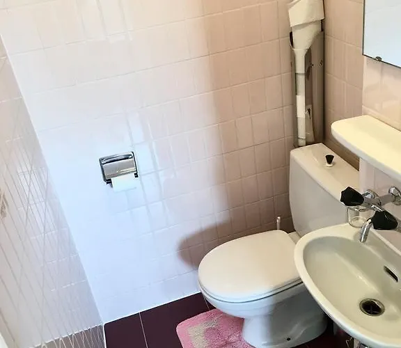 Family With View | 73 *