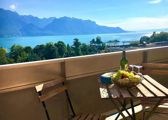 Family With View | 73 *